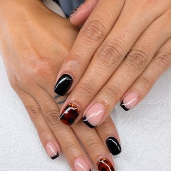 Martin’s Nails Corner - Nail Salons Near Me - San Francisco, California Martin’s Nails Corner - Nail Salons Near Me - San Francisco, California