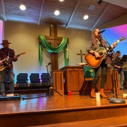First United Methodist Church of Burleson - Contemporary worship band