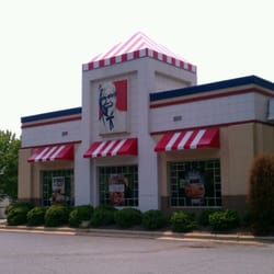 KFC - I decided to go with KFC for lunch today ... with a few sides from Bojangles, set the table and let's eat! :)