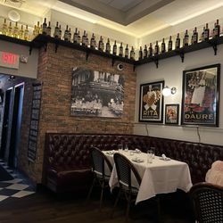 a'VERT Brasserie - Back dining area