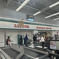 WinCo Foods - Inside