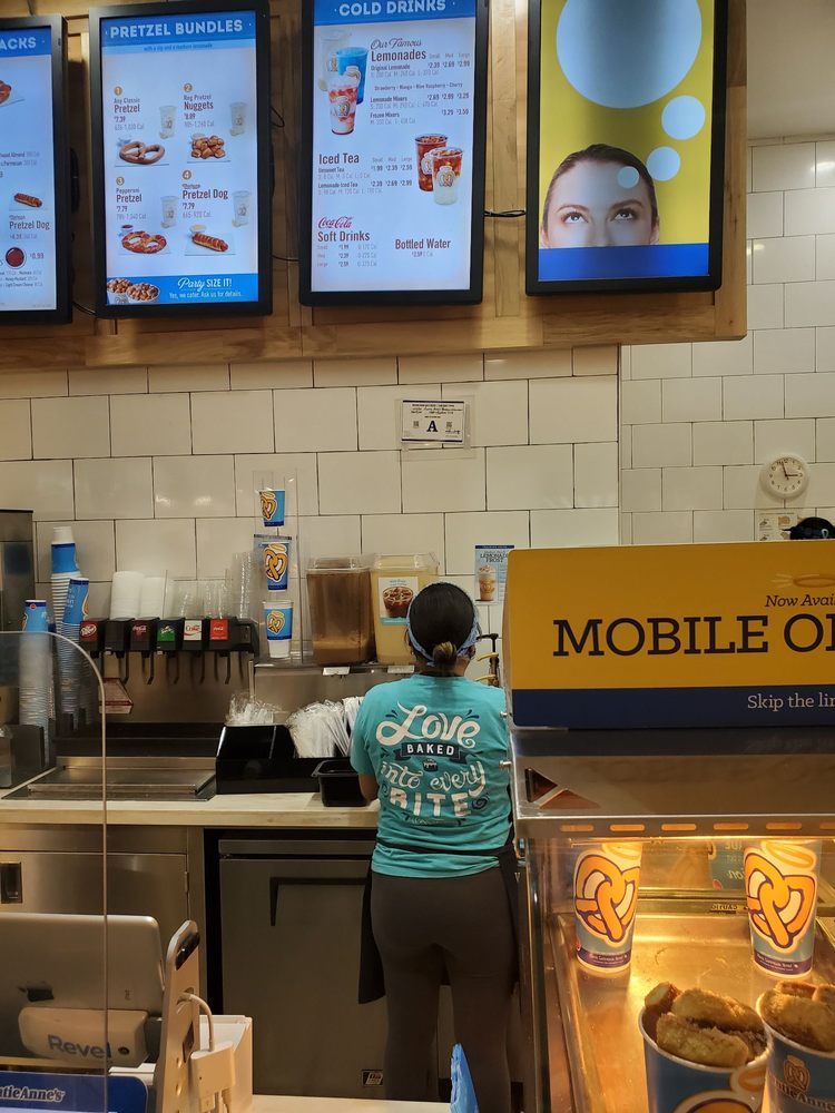 AUNTIE ANNE’S SOFT PRETZEL 18 Photos & 20 Reviews 4300 Meadows Ln