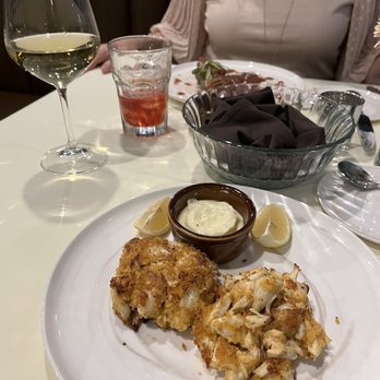 Graysons Steak and Seafood Restaurant - Maryland Crab Cakes - Venues & Event Spaces Near Me - Newnan, Georgia