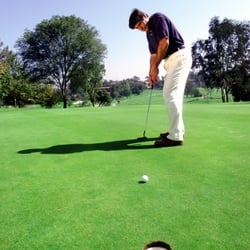 Garden Golf de Téoula - Golf Golfeurs Green Clubs Bois illustration sport détente detente vacances tee balle trou numéro 9 numero neuf