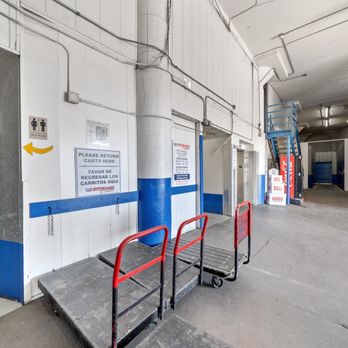 US Storage Centers - US Storage Centers Vernon - Moving Carts - Self Storage Near Me - Vernon, California