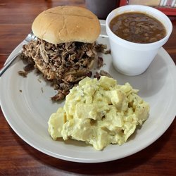 Crumpies 11 Point Smokehouse - Pulled Pork sandwich with sides