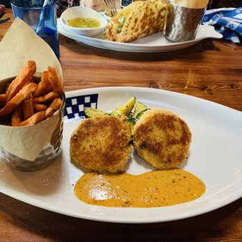 Duke's Seafood - Dinner portion crab cakes - Seafood Near Me - Seattle, Washington