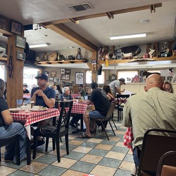 Farmers Den - Restaurant Interior - American Near Me - Crows Landing, California