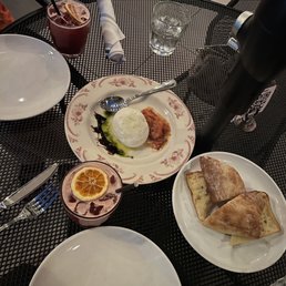 Yes please (Drinks) and Burrata appetizer