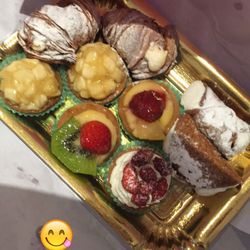 Pasticceria e Gelateria Rosi Bernardini - Soooo good!