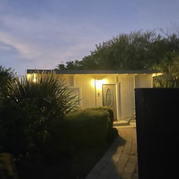 Back Bay Inn - Bungalow B (tucked in the back) the best! - Hotels Near Me - Los Osos, California