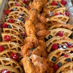 Couture Kitchen Mobile Eatery & Bar - Chicken & Waffles