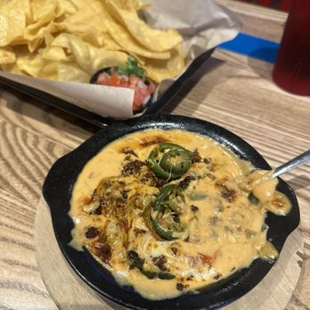 M.L.Rose Neighborhood Pub - American Near Me - Franklin, Tennessee