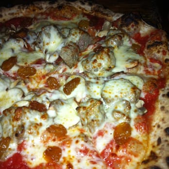 Me and Paul’s - King Henry The IV (Italian tomatoes, provolone, beef meatballs, sliced cremini mushrooms and golden raisins) - Pizza Near Me - Brooklyn, New York Me and Paul’s - King Henry The IV (Italian tomatoes, provolone, beef meatballs, sliced cremini mushrooms and golden raisins) - Pizza Near Me - Brooklyn, New York