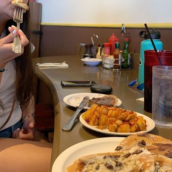 Eggs 'n Things - Waikiki Beach Eggspress - Banana Pancakes and Home Fried Potatoes - Breakfast & Brunch Near Me - Honolulu, Hawaii Eggs 'n Things - Waikiki Beach Eggspress - Banana Pancakes and Home Fried Potatoes - Breakfast & Brunch Near Me - Honolulu, Hawaii