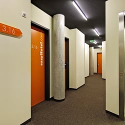 easyHotel