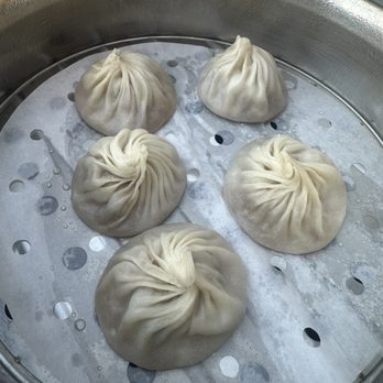 dan modern chinese - 5 soup dumplings for 10 bucks - Chinese Near Me - Long Beach, California
