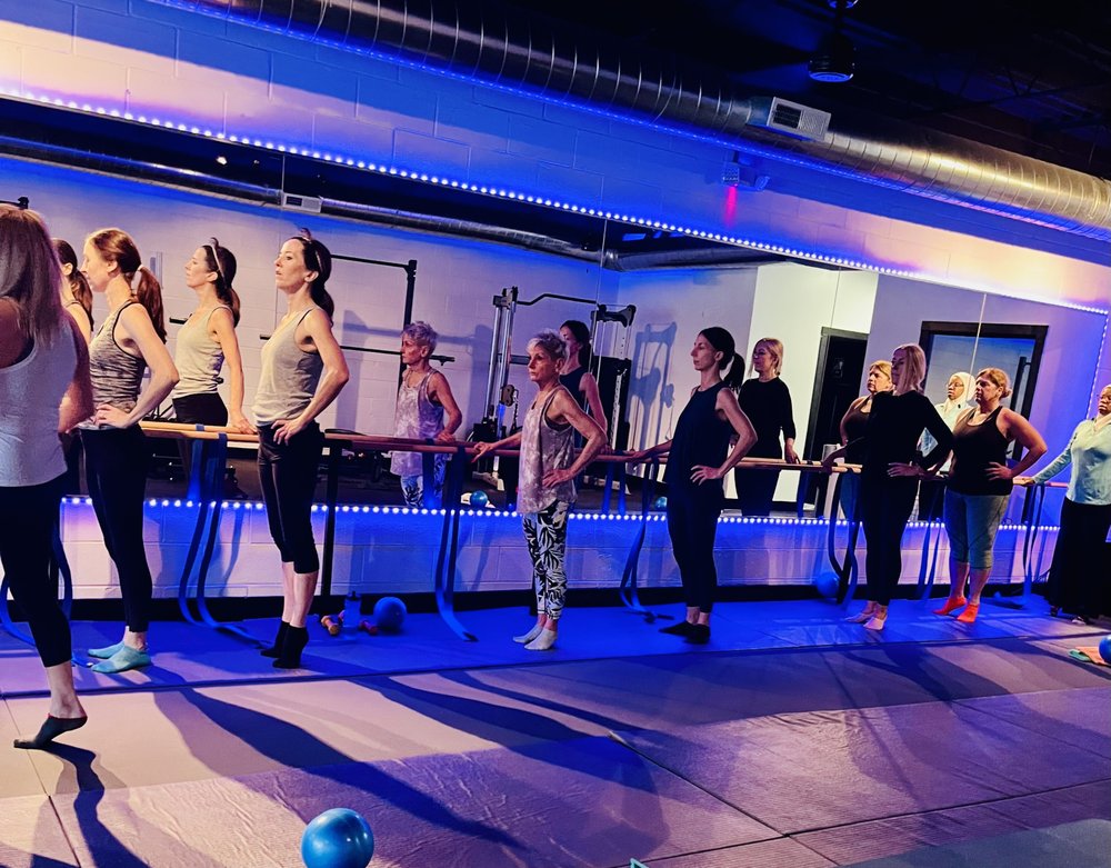 Full Circle Fitness & Social Club Logo