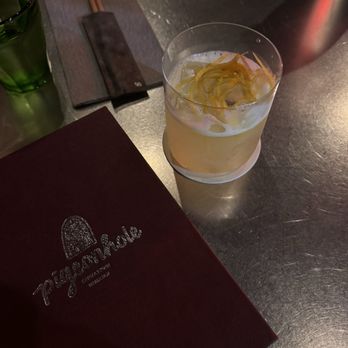 Pigeonhole - Cocktail Bars Near Me - Honolulu, Hawaii