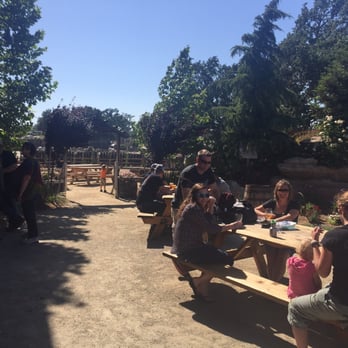 BarrelHouse Brewing Co - Picnic area - Breweries Near Me - Paso Robles, California BarrelHouse Brewing Co - Picnic area - Breweries Near Me - Paso Robles, California