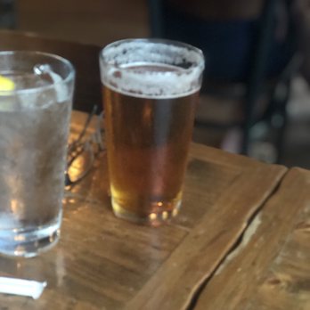 FlatIron Kitchen & Taphouse - Craft beer - New American Near Me - Davidson, North Carolina