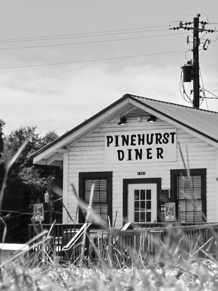 Pinehurst Diner Logo