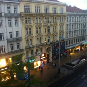 McFIT - Fensterfront - Aussicht - Gyms Near Me - Vienna, 9 McFIT - Fensterfront - Aussicht - Gyms Near Me - Vienna, 9