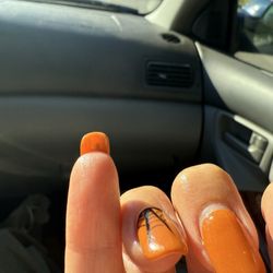 Bellevue Nails - Dip separating from nail