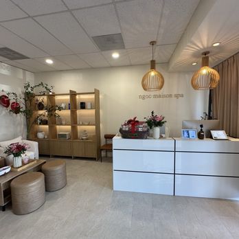 Ngoc Maison Spa - Front desk - Eyelash Service Near Me - Huntington Beach, California Ngoc Maison Spa - Front desk - Eyelash Service Near Me - Huntington Beach, California