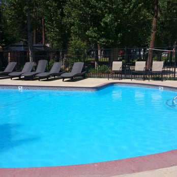 Grey Squirrel Resort & Vacation Rental Homes - First to the pool amazing weather definitely beating the heat. - Big Bear Lake, CA