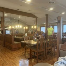 Farmer Boy Restaurant - Clean restraunt thank you staff for keeping g cleaning a high priority!