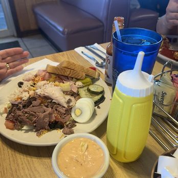 Country Sunflower - This is 1/2 chef salad. - Grocery Near Me - Yerington, Nevada Country Sunflower - This is 1/2 chef salad. - Grocery Near Me - Yerington, Nevada
