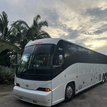 SBL - I had the privilege of chartering a commercial coach bus with Southern Bus Lines. - Bus Rental Near Me - Miami, Florida SBL - I had the privilege of chartering a commercial coach bus with Southern Bus Lines. - Bus Rental Near Me - Miami, Florida