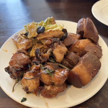 Yu's Garden - 3 item combo: braised pork belly, tofu & cabbage and chicken with sauce. Delicious! - Taiwanese Near Me - Irvine, California Yu's Garden - 3 item combo: braised pork belly, tofu & cabbage and chicken with sauce. Delicious! - Taiwanese Near Me - Irvine, California