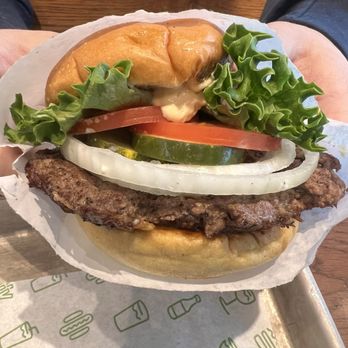Shake Shack Evergreen Walk - ShackBurger - Burgers Near Me - South Windsor, Connecticut