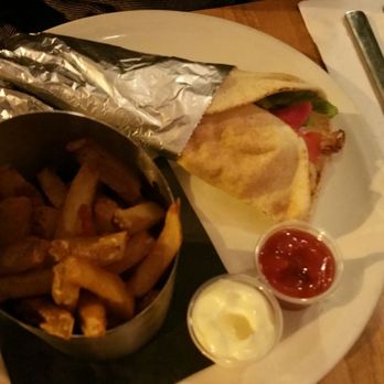 Les Fistons - Shish taouk - Canadian (New) Near Me - Quebec City, Quebec