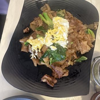 Elephant Thai Kitchen - Beef Pad See Ew - Thai Near Me - Long Beach, California