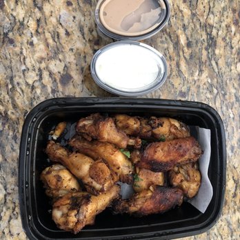 Amici's East Coast Pizzeria - Flame Roasted Lemon Chicken Wings - meat had lemony flavor but on the dry side (3 stars) - Pizza Near Me - Danville, California Amici's East Coast Pizzeria - Flame Roasted Lemon Chicken Wings - meat had lemony flavor but on the dry side (3 stars) - Pizza Near Me - Danville, California