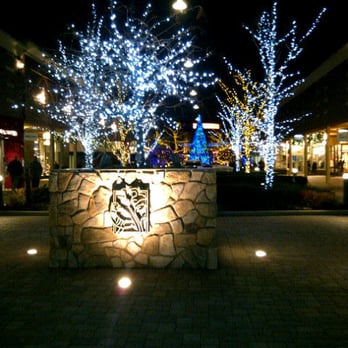 Buckle - Beautiful at Christmas time! - Shopping Centers Near Me - Clinton Township, Michigan Buckle - Beautiful at Christmas time! - Shopping Centers Near Me - Clinton Township, Michigan