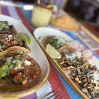 Charrito's Restaurant - Chicken and skit steak tacos - Mexican Near Me - Weehawken, New Jersey
