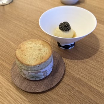 Koan - Milky oolong tea soufflé, caviar and kelp ice cream. So good.  @davideatsdc - Korean Near Me - København