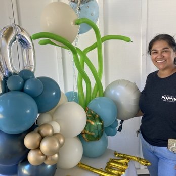 Keeping It Poppin - Balloon centerpiece - Balloon Services Near Me Keeping It Poppin - Balloon centerpiece - Balloon Services Near Me