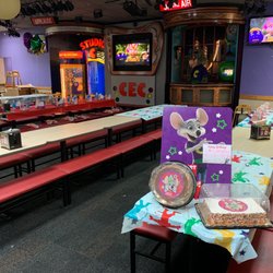Chuck E. Cheese