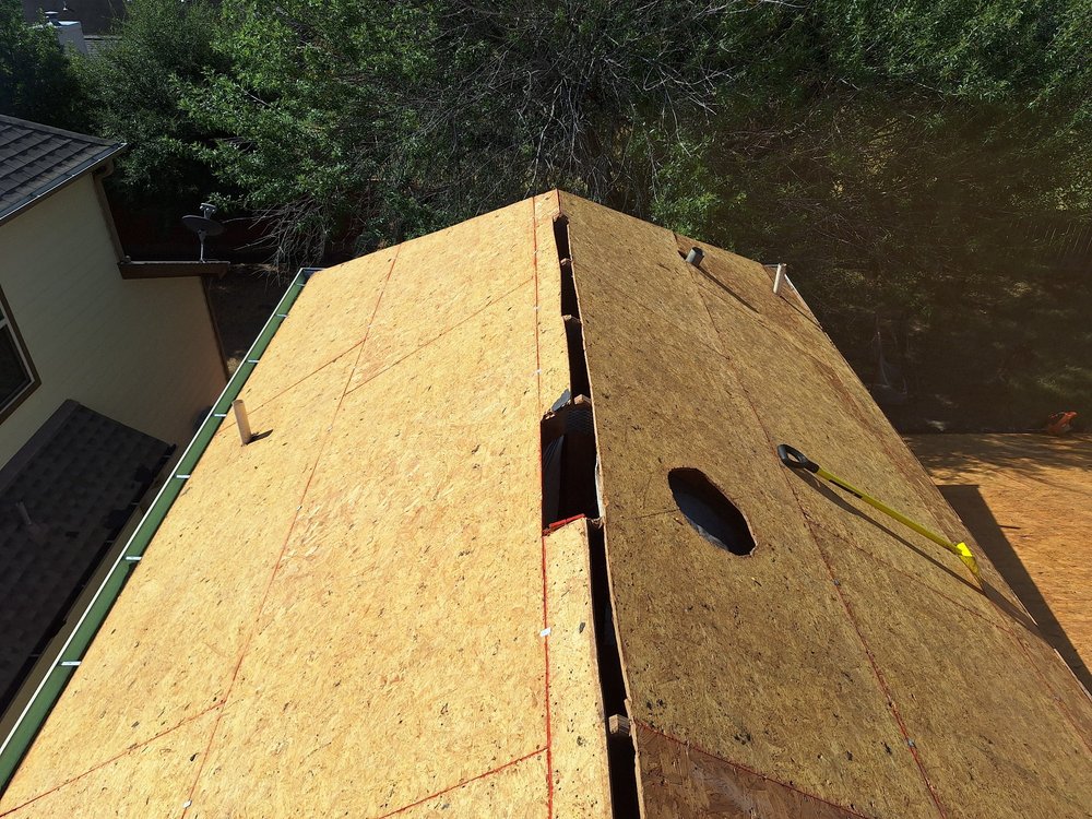 Slide of Saldana's Roofing