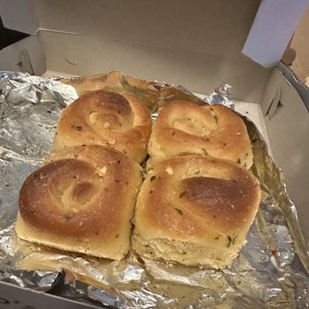 Valentino's Restaurant & Pizzeria - Garlic knots - Pizza Near Me - Ledyard, Connecticut