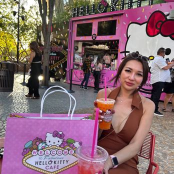 Hello Kitty Cafe - Desserts Near Me - Las Vegas, Nevada