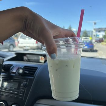 Thirsty Cafe Coffee Bar - 16oz vanilla "matcha" - Coffee & Tea Near Me - Cascade Locks, Oregon