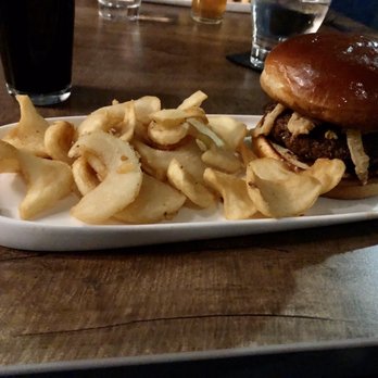 Ruhe152 - Triple B Burger. - New American Near Me - Nappanee, Indiana