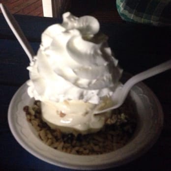 Pepper Tree Frosty - Brownie Sundae with nuts and whipped cream - Ice Cream & Frozen Yogurt Near Me - Vista, California