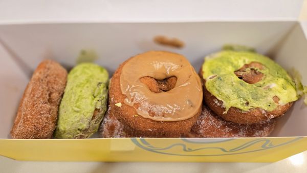 Lee's Donuts Steveston by null